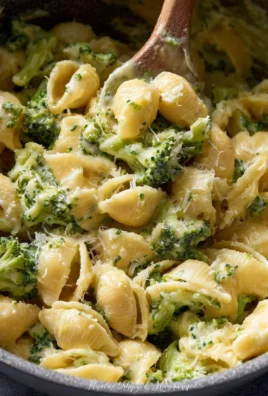 One Pot Healthy Broccoli Mac and Cheese dish served in a bowl