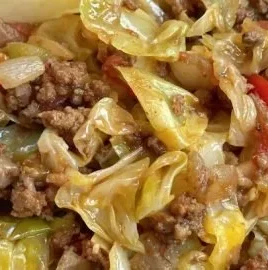 Delicious cabbage roll skillet with ground beef for a keto-friendly dinner
